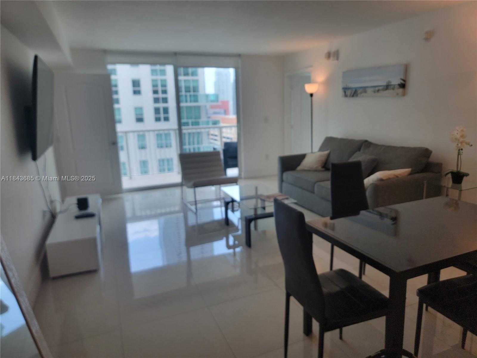 Small Image of 1200 BRICKELL BAY DR #2415, Miami Number 8