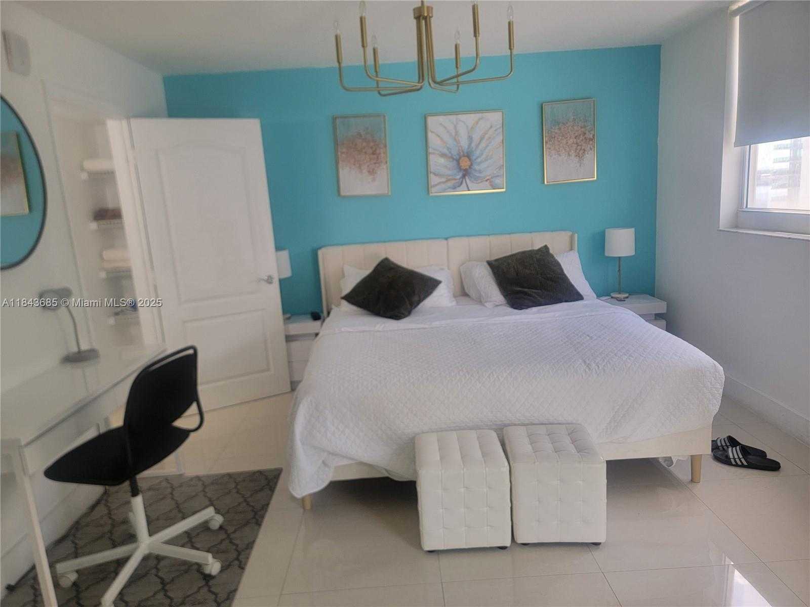Small Image of 1200 BRICKELL BAY DR #2415, Miami Number 9