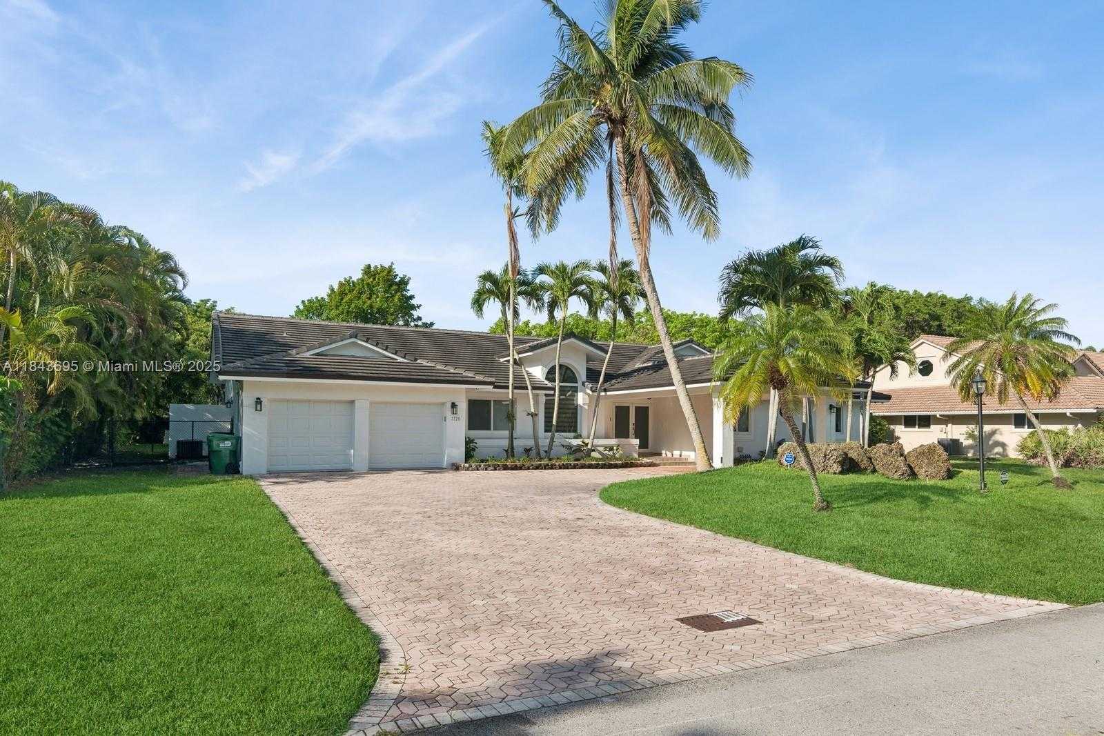 Small Image of 7720 SOUTH WEST 177TH ST, Palmetto Bay Number 3