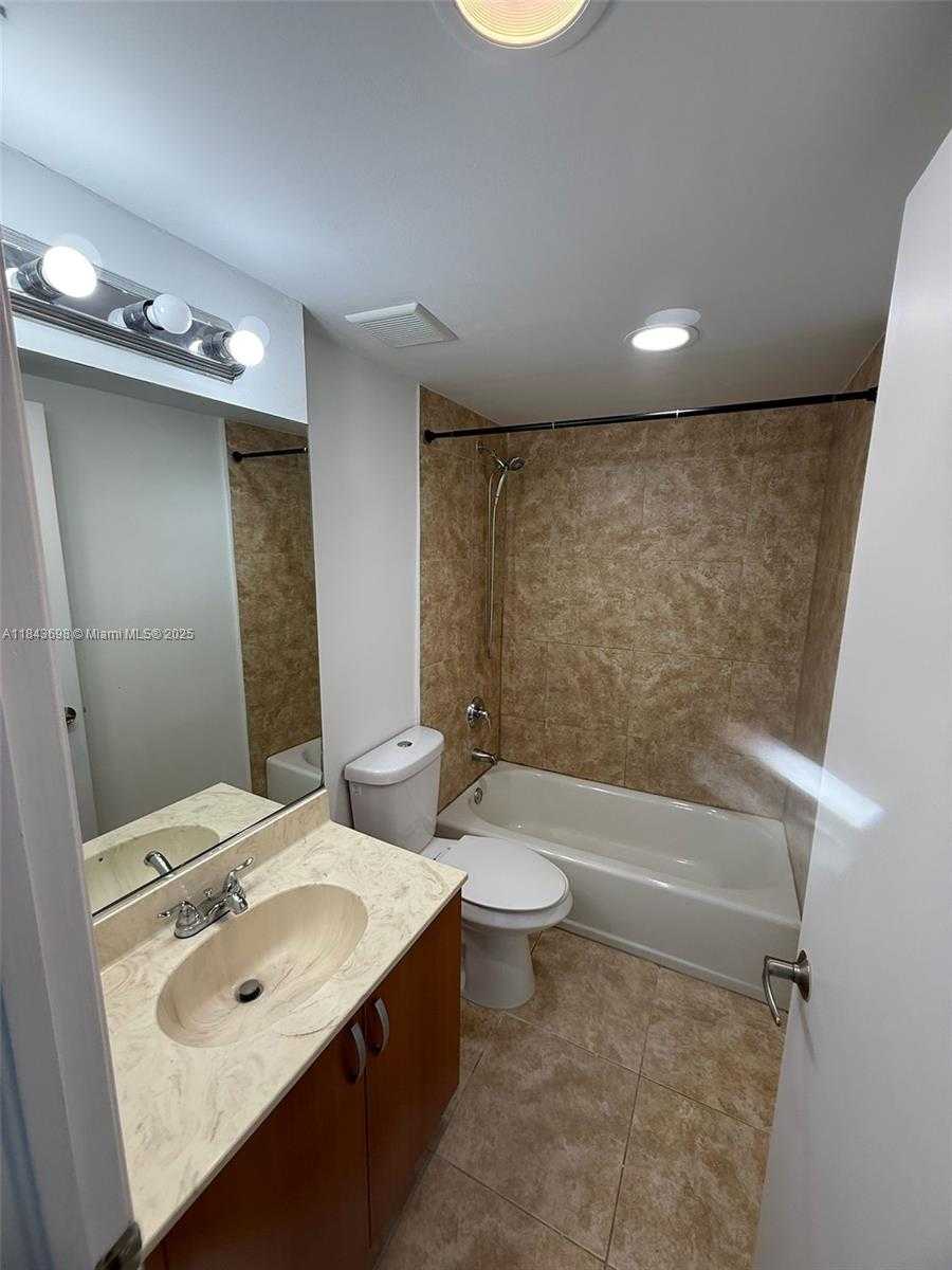 Small Image of 7501 EAST TREASURE DR #8S, North Bay Village Number 9