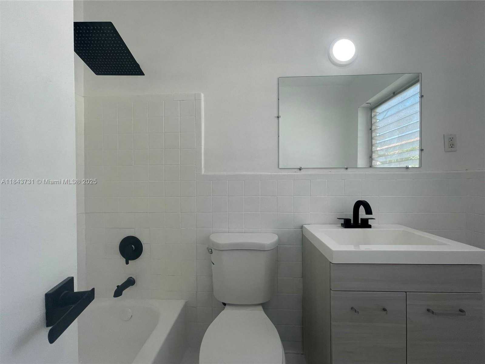 Small Image of Surfside Number 12