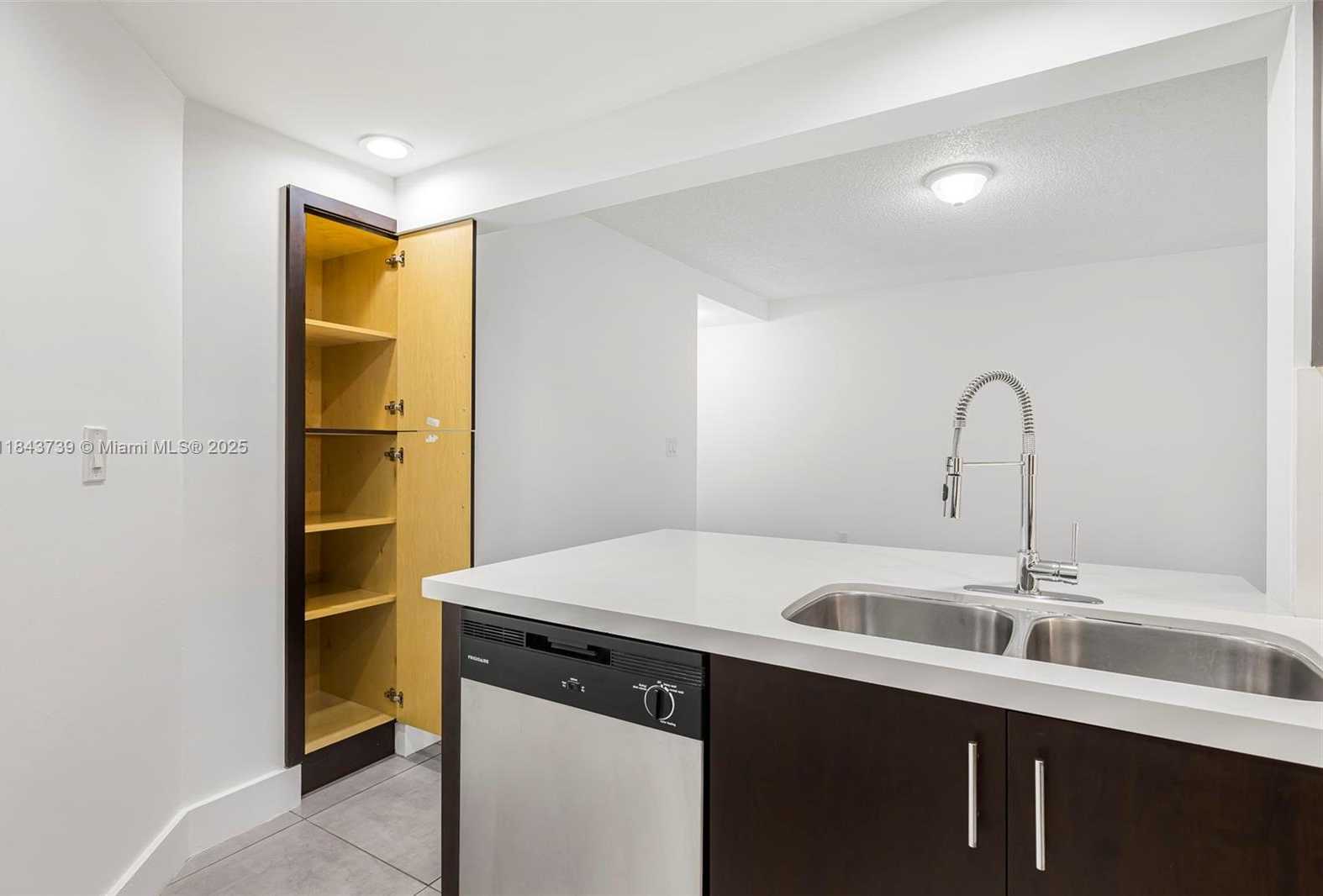 Small Image of 9407 FONTAINEBLEAU BLVD #106, Miami Number 10