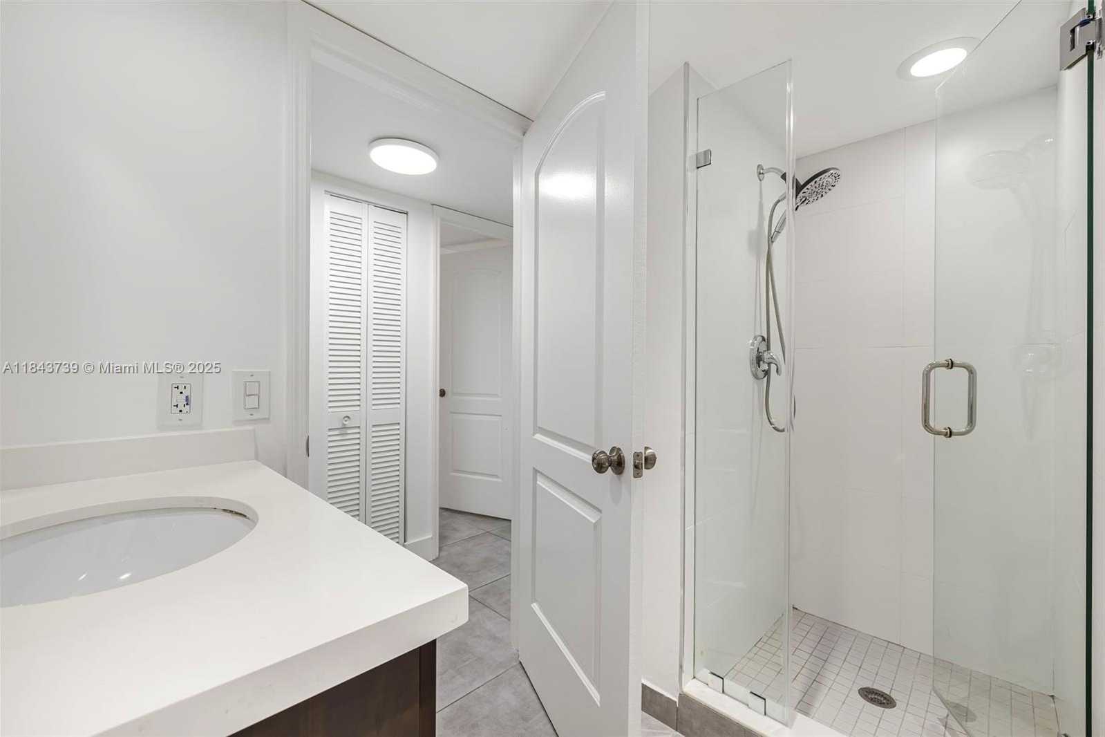 Small Image of 9407 FONTAINEBLEAU BLVD #106, Miami Number 17
