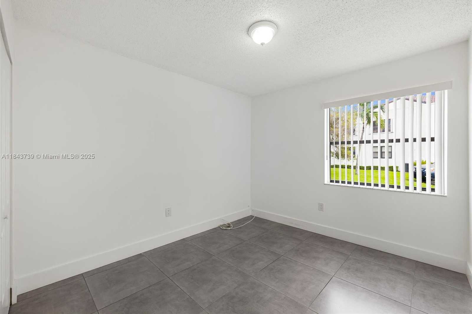 Small Image of 9407 FONTAINEBLEAU BLVD #106, Miami Number 18