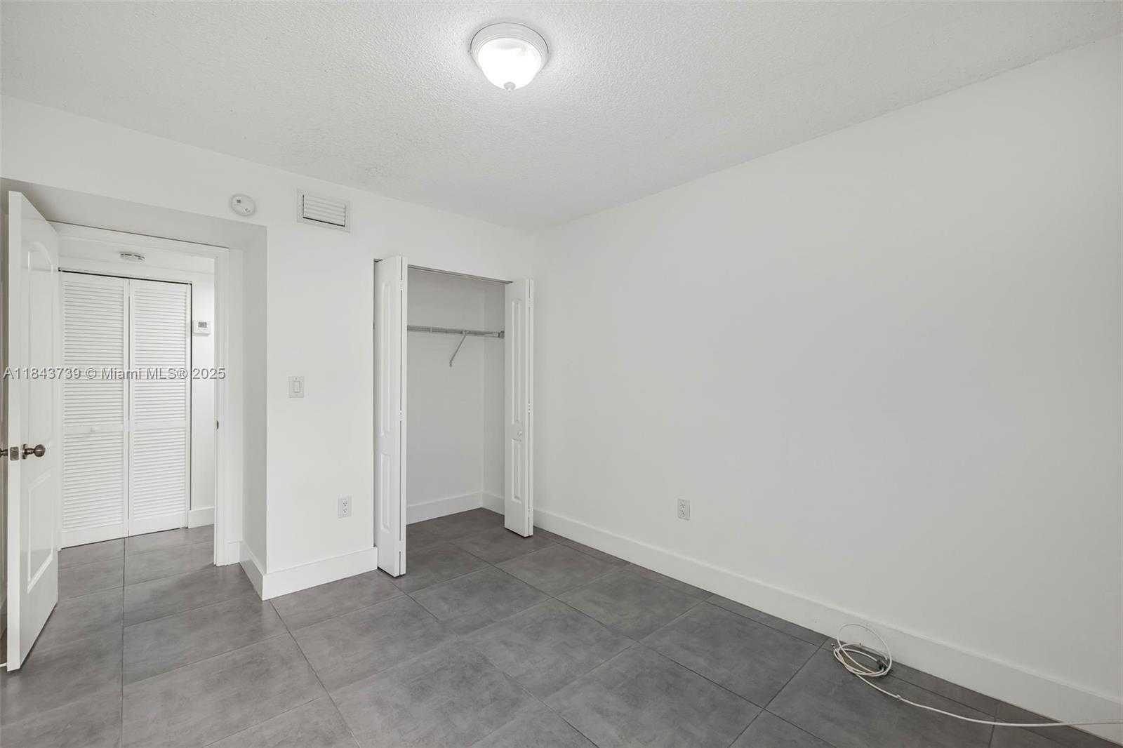 Small Image of 9407 FONTAINEBLEAU BLVD #106, Miami Number 19