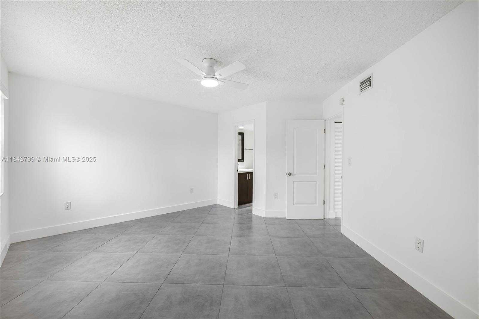 Small Image of 9407 FONTAINEBLEAU BLVD #106, Miami Number 21