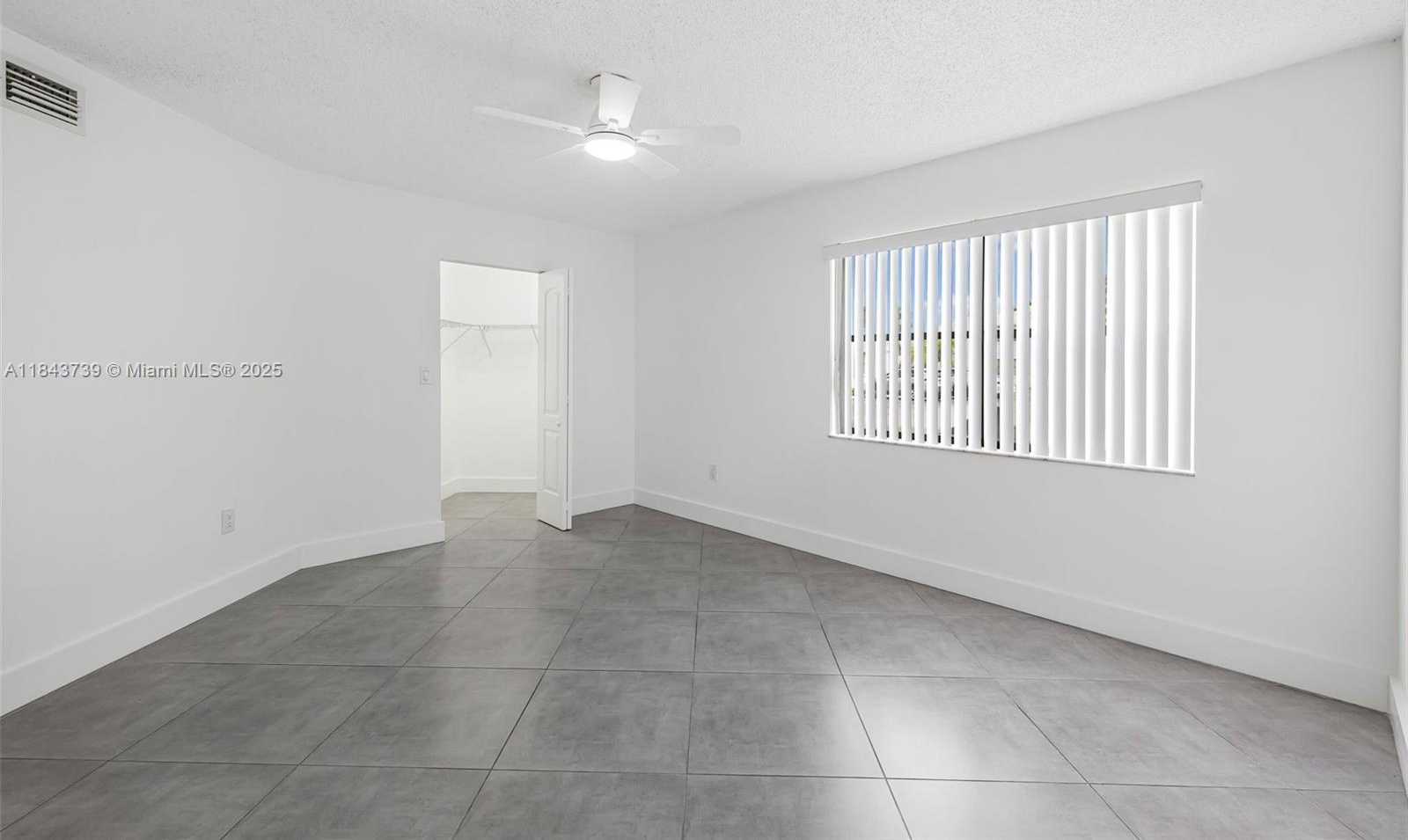 Small Image of 9407 FONTAINEBLEAU BLVD #106, Miami Number 23
