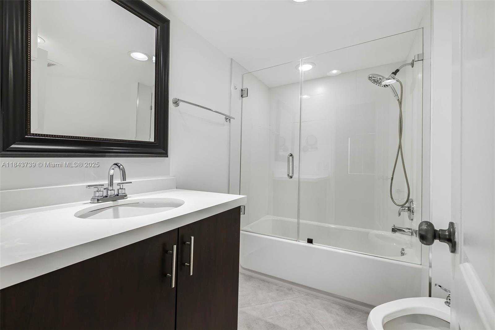 Small Image of 9407 FONTAINEBLEAU BLVD #106, Miami Number 25