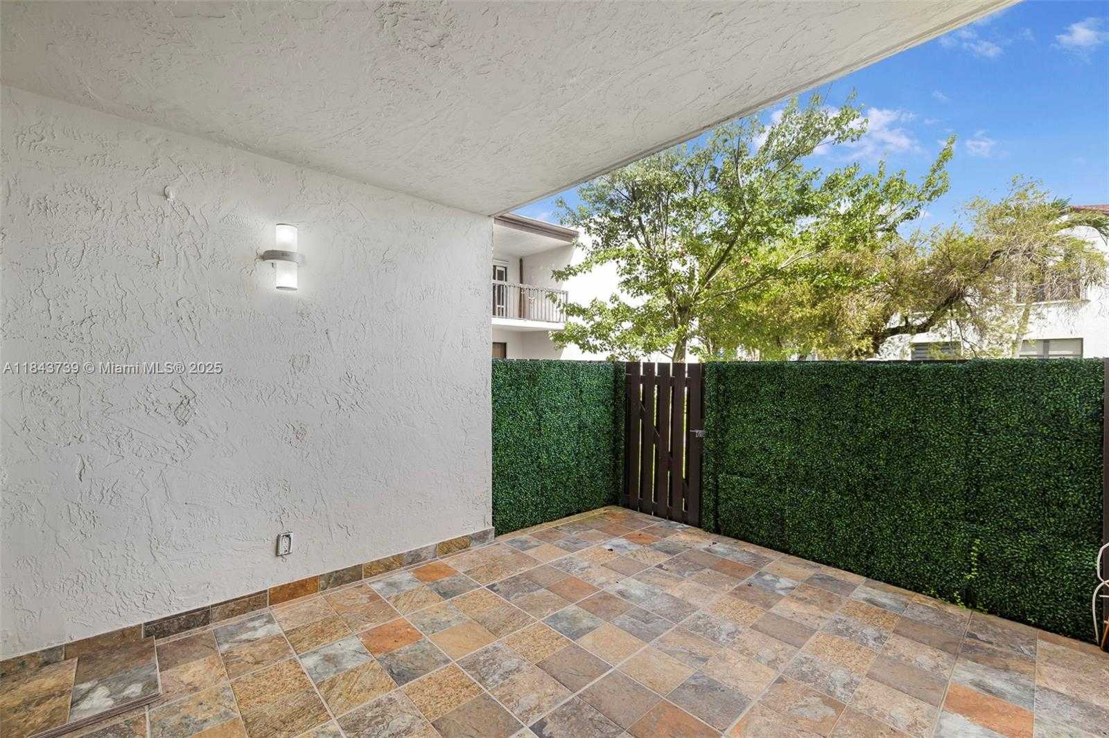 Small Image of 9407 FONTAINEBLEAU BLVD #106, Miami Number 27