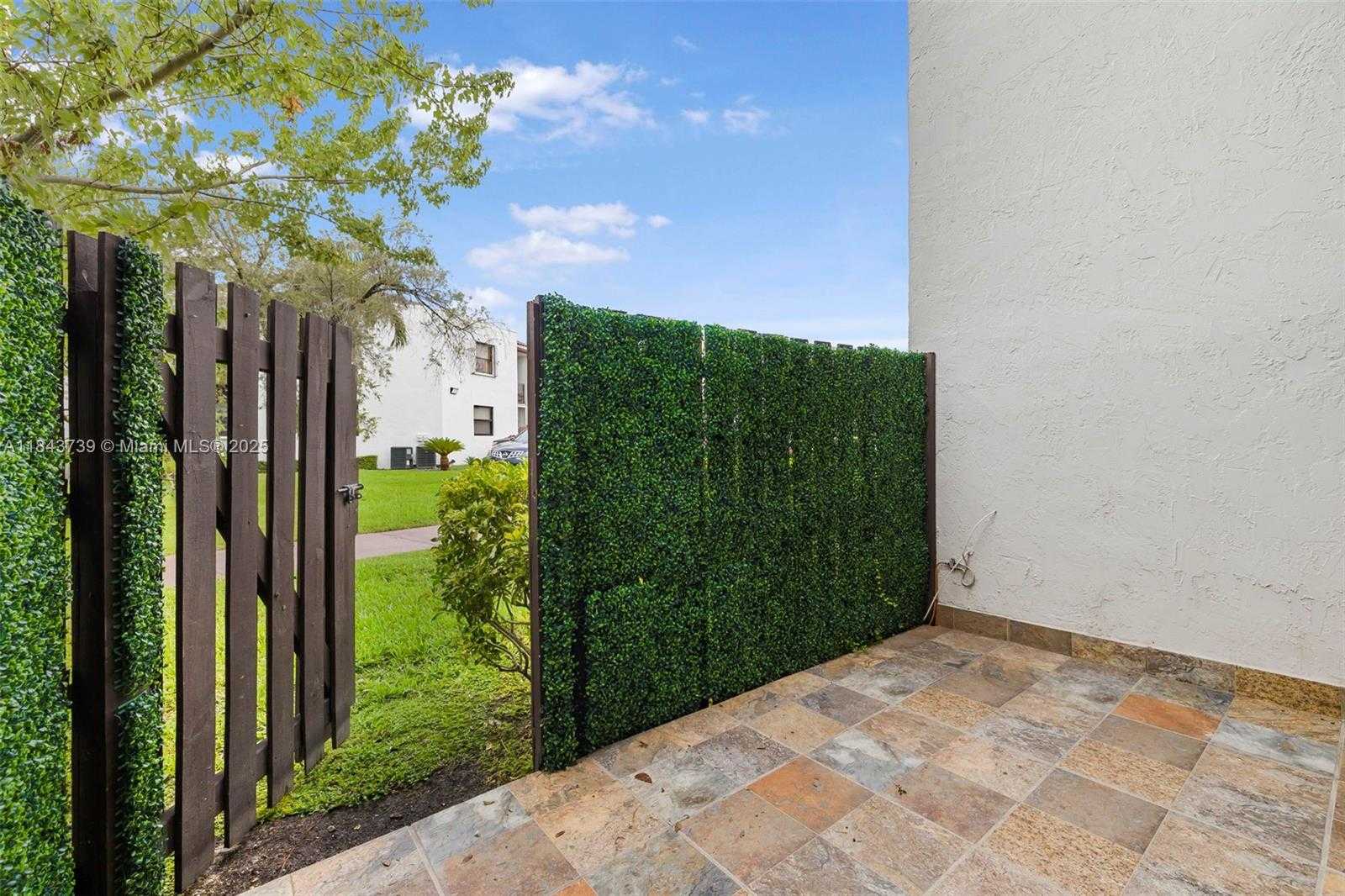 Small Image of 9407 FONTAINEBLEAU BLVD #106, Miami Number 30