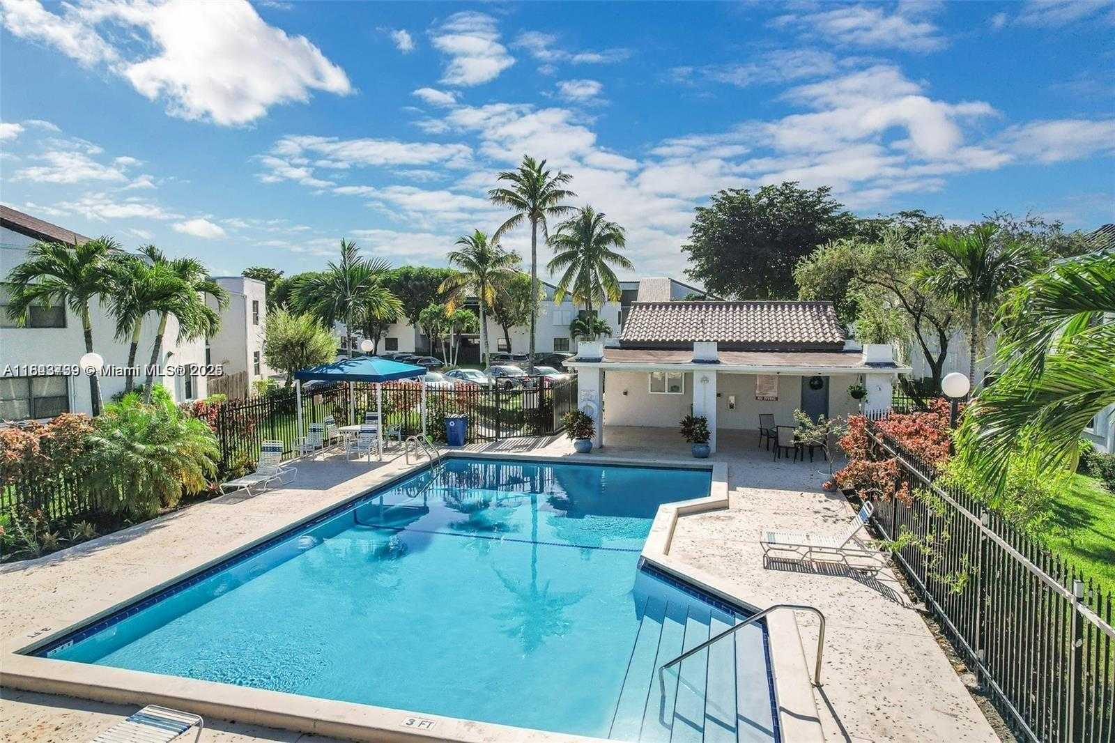 Small Image of 9407 FONTAINEBLEAU BLVD #106, Miami Number 33