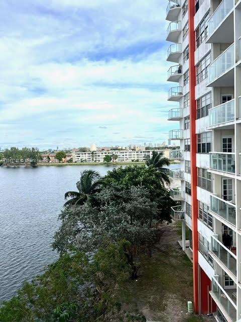 Small Image of 1301 NORTH EAST MIAMI GARDENS DR #502W, Miami Number 4