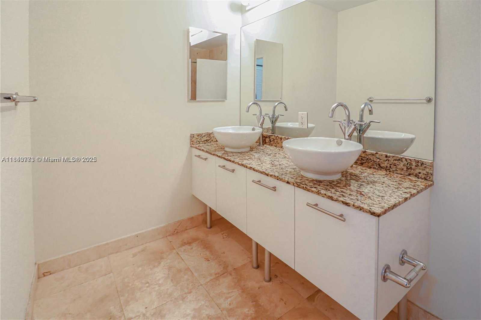 Small Image of 41 SOUTH EAST 5TH ST #604, Miami Number 19