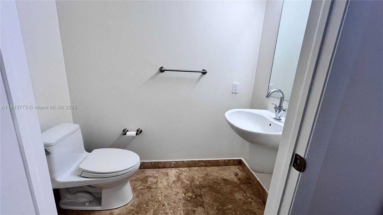 Small Image of 41 SOUTH EAST 5TH ST #604, Miami Number 8