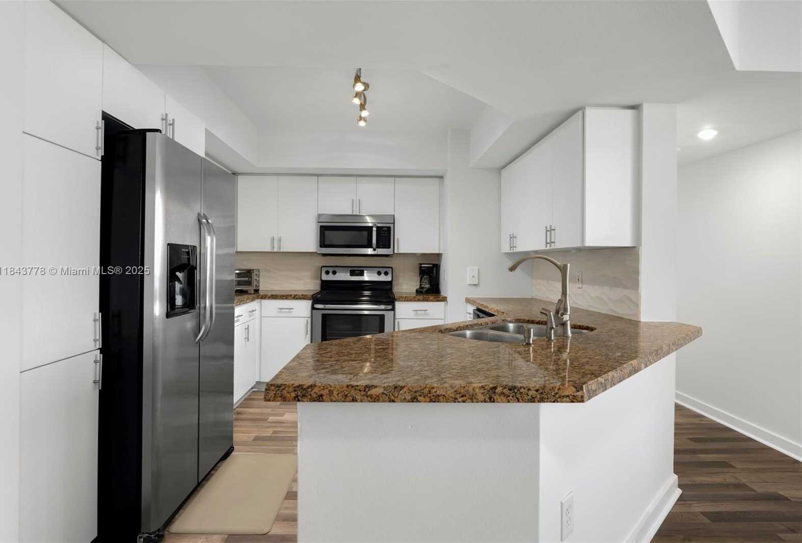 Small Image of 1800 SUNSET HARBOUR DR #1208, Miami Beach Number 15