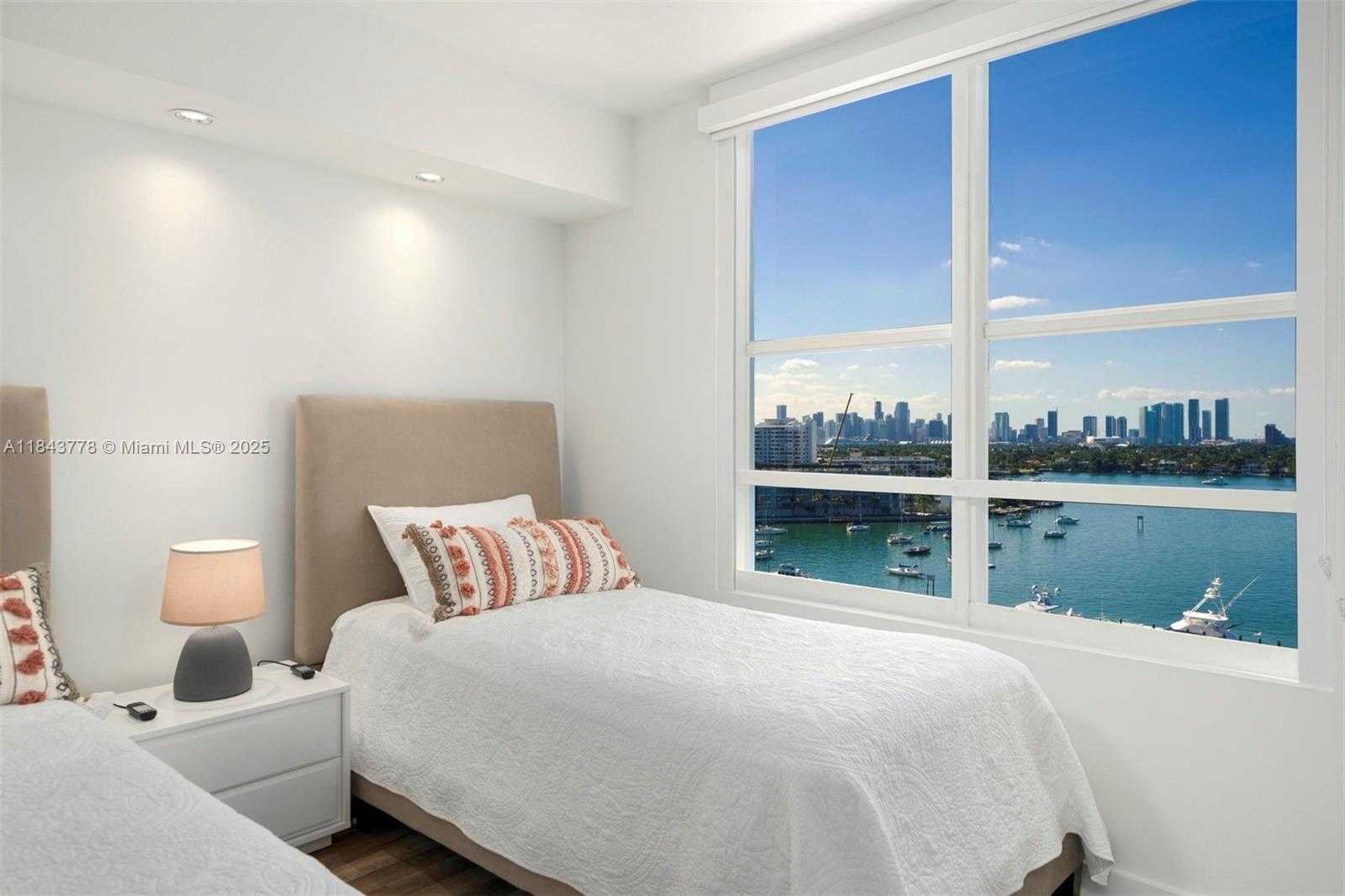 Small Image of 1800 SUNSET HARBOUR DR #1208, Miami Beach Number 17