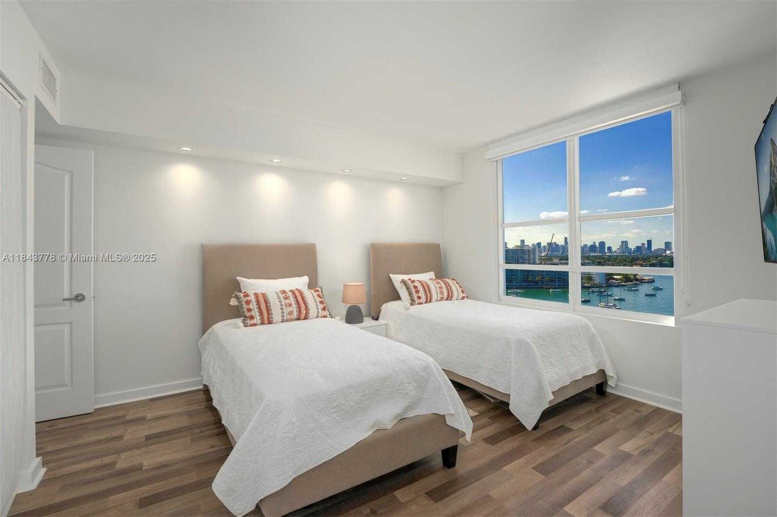 Small Image of 1800 SUNSET HARBOUR DR #1208, Miami Beach Number 18