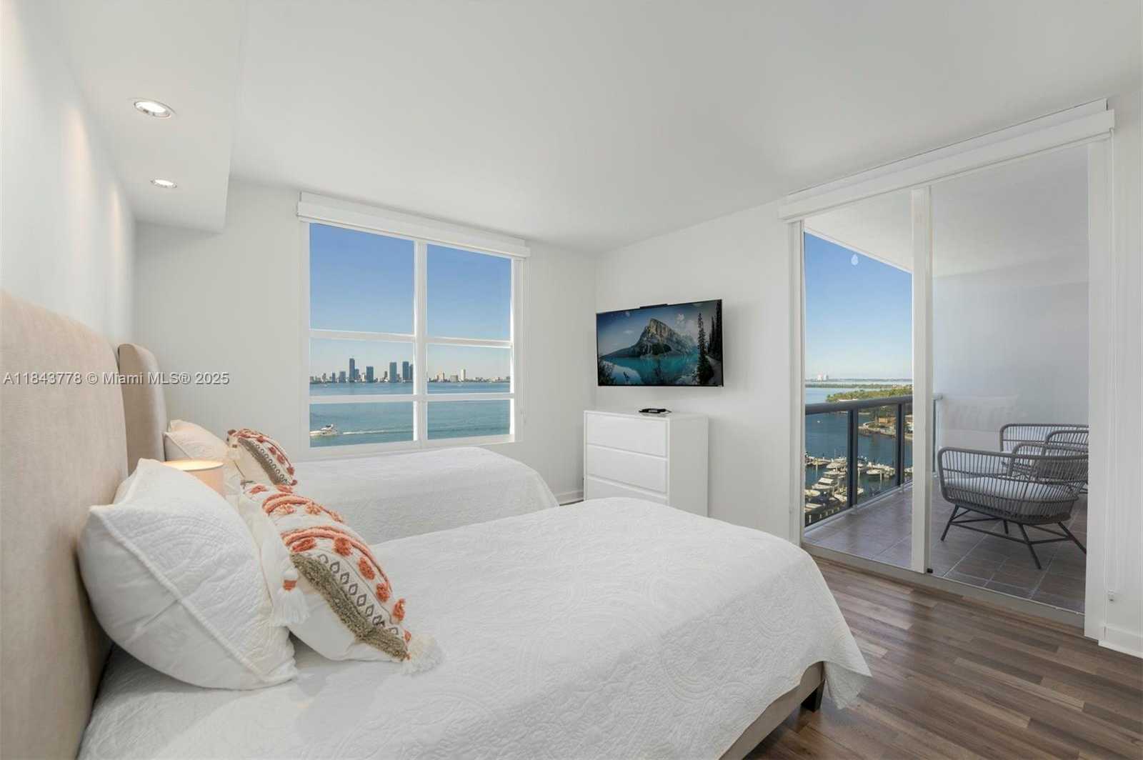 Small Image of 1800 SUNSET HARBOUR DR #1208, Miami Beach Number 19