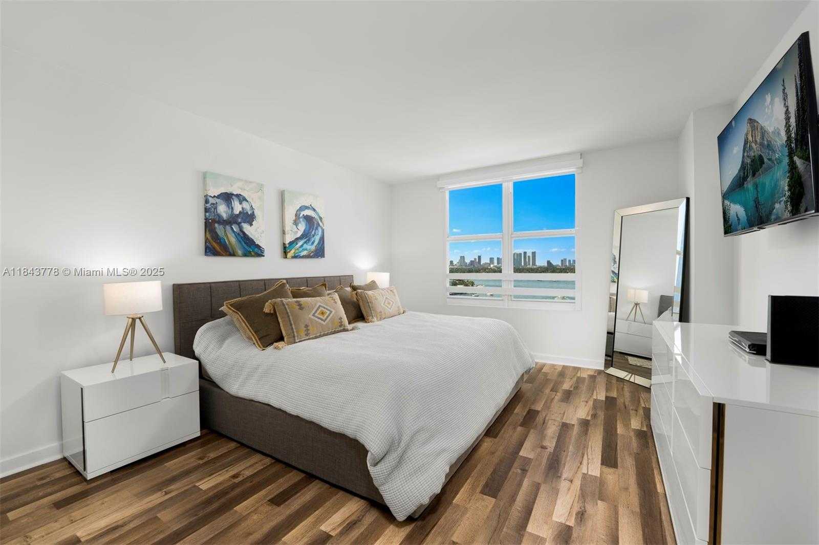 Small Image of 1800 SUNSET HARBOUR DR #1208, Miami Beach Number 22