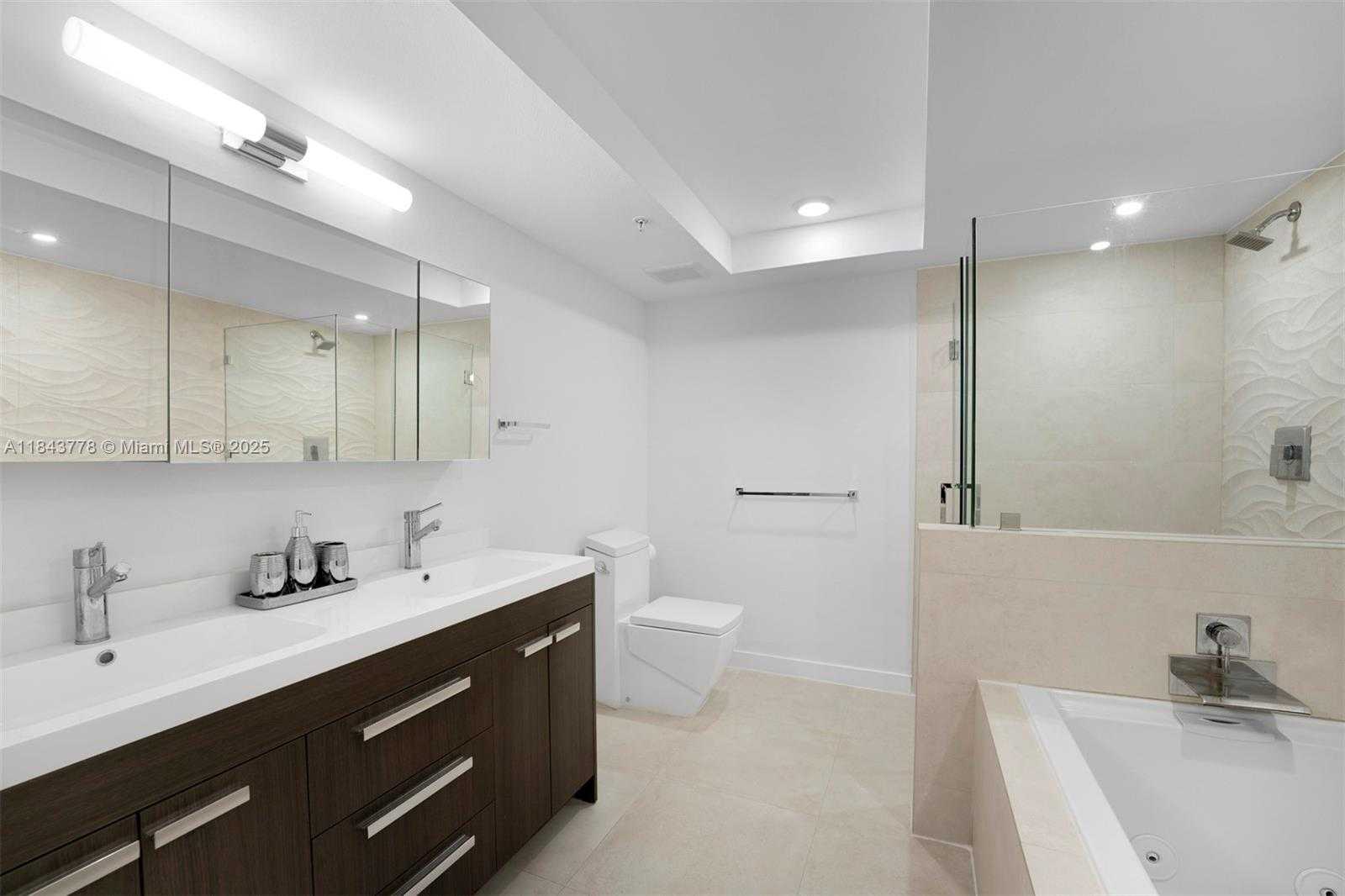 Small Image of 1800 SUNSET HARBOUR DR #1208, Miami Beach Number 25