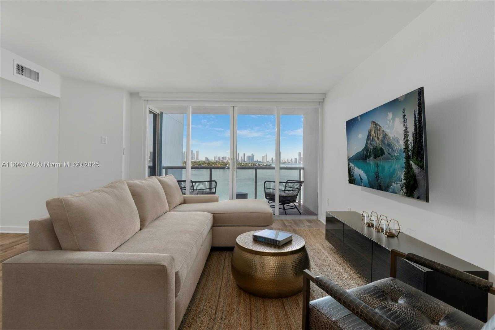 Small Image of 1800 SUNSET HARBOUR DR #1208, Miami Beach Number 5