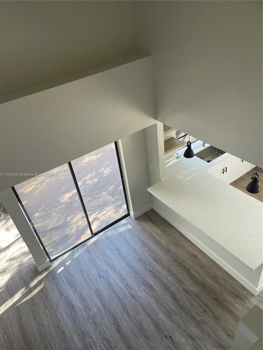 Small Image of 11439 SOUTH WEST 132ND PL #73-3, Miami Number 25