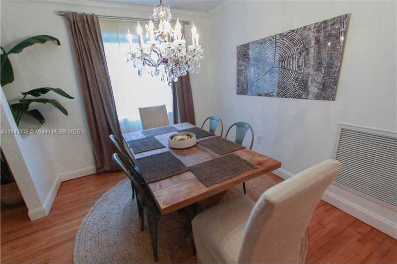 Small Image of Coral Gables Number 10