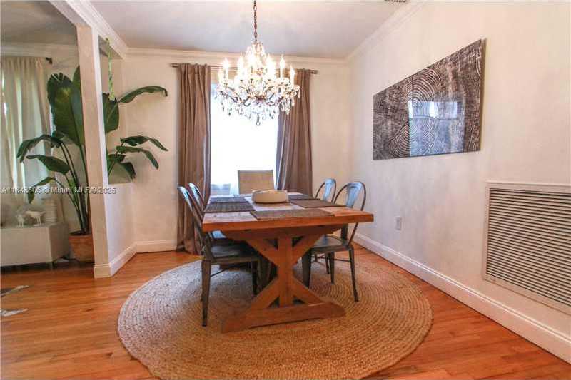 Small Image of Coral Gables Number 15