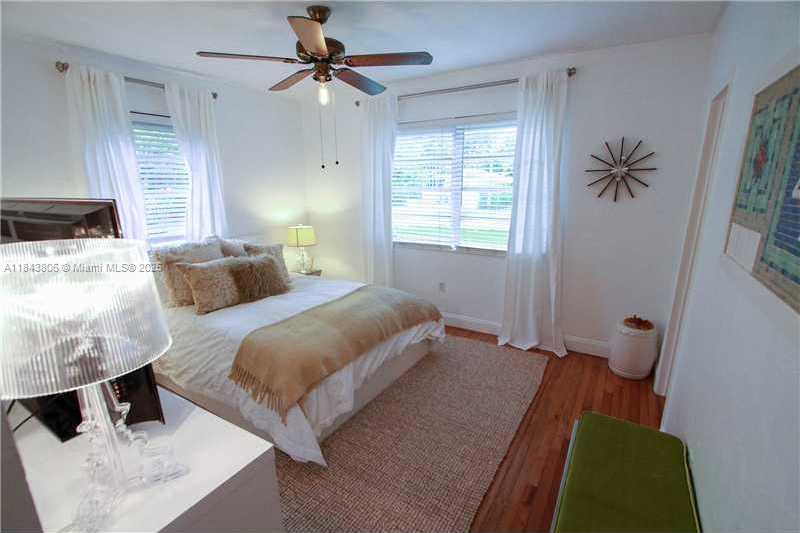Small Image of Coral Gables Number 4