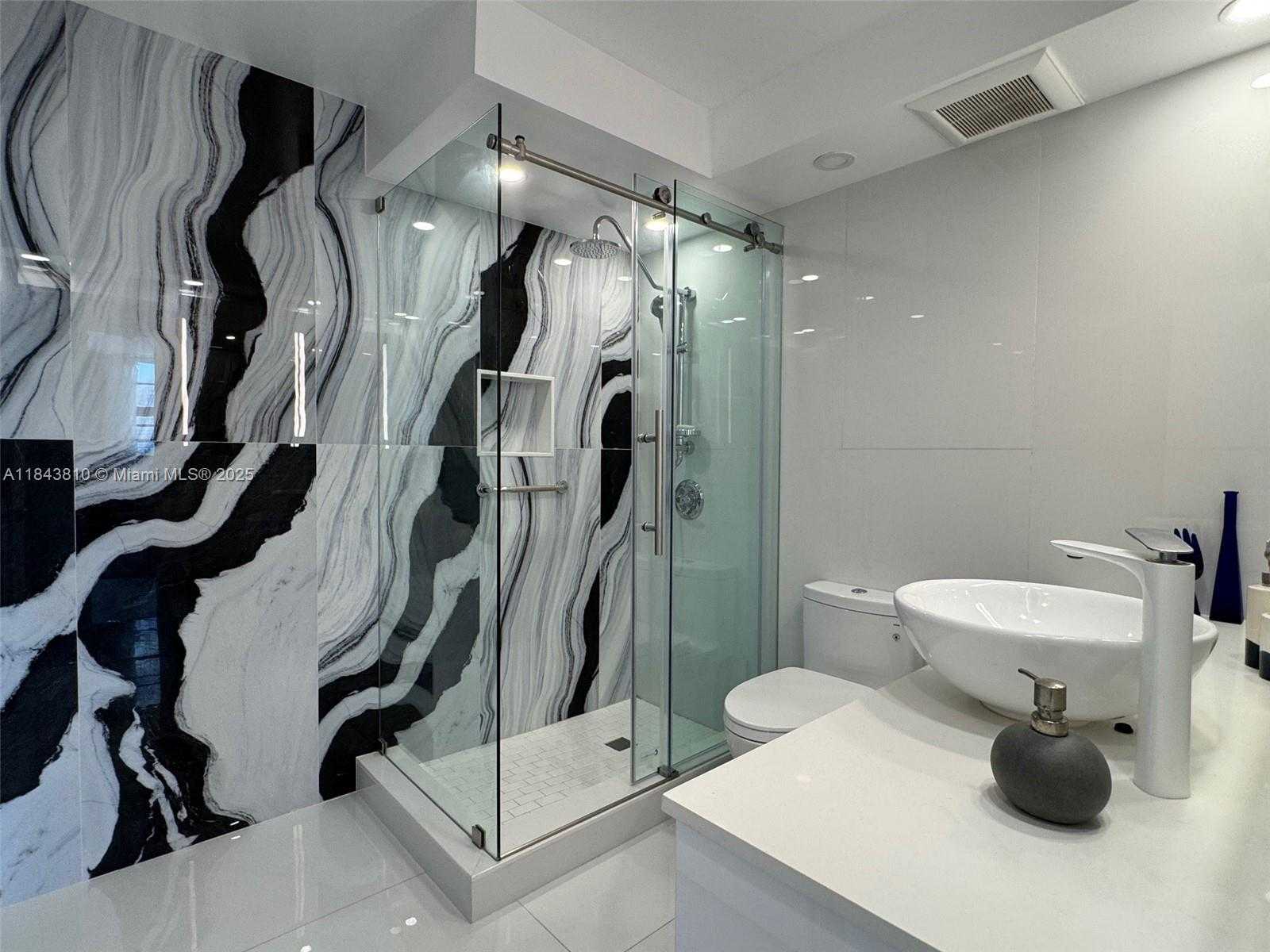 Small Image of 250 174TH ST #918, Sunny Isles Beach Number 17