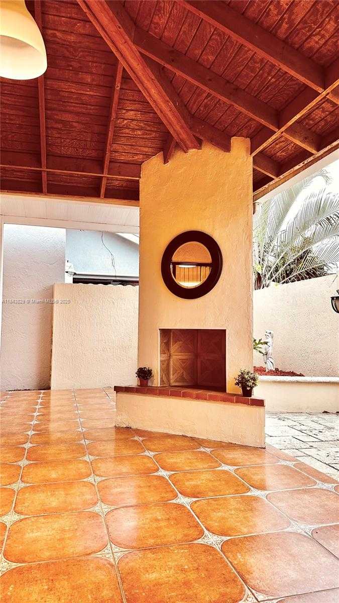 Small Image of 5700 SOUTH WEST 152ND CT, Miami Number 13