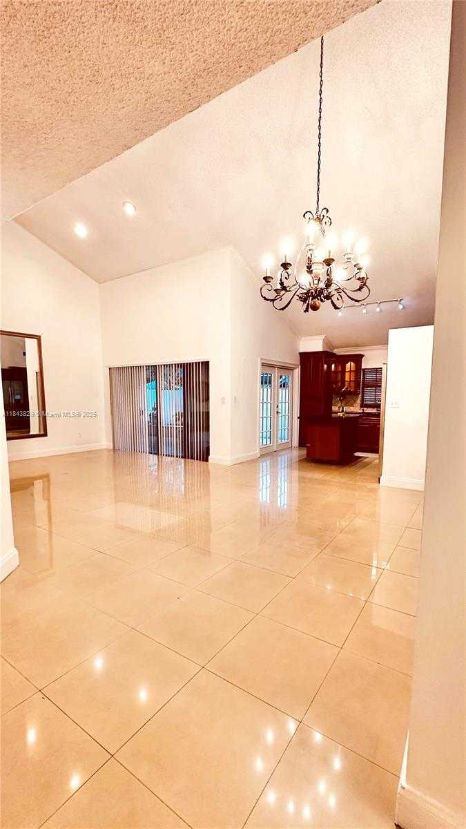 Small Image of 5700 SOUTH WEST 152ND CT, Miami Number 8