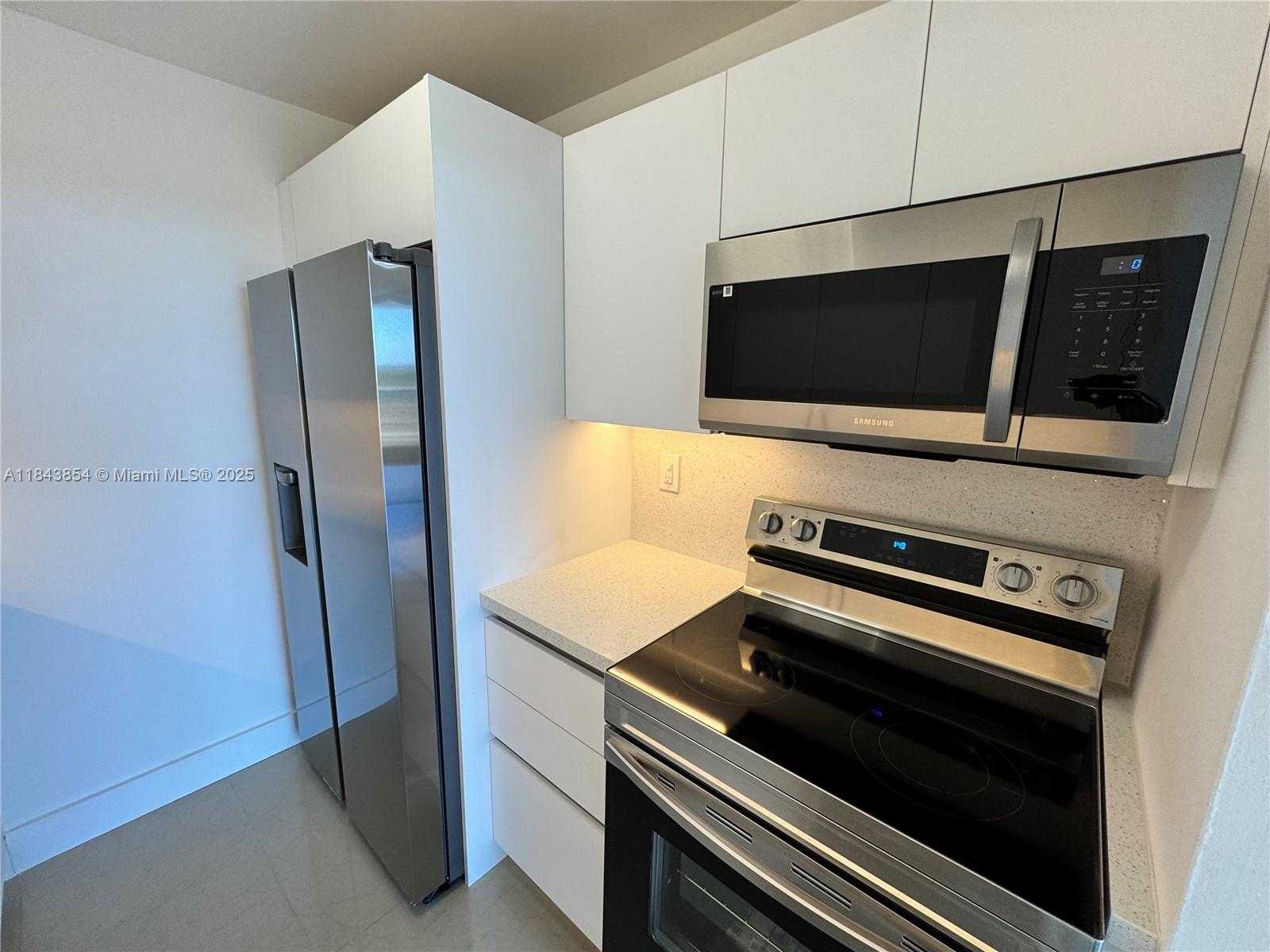Small Image of 2000 NORTH EAST 135TH ST #807, North Miami Number 19