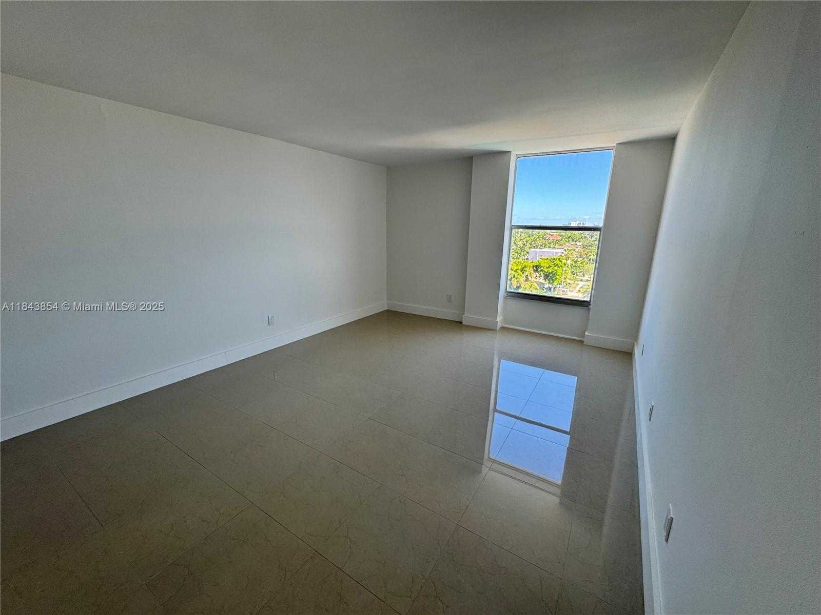 Small Image of 2000 NORTH EAST 135TH ST #807, North Miami Number 22