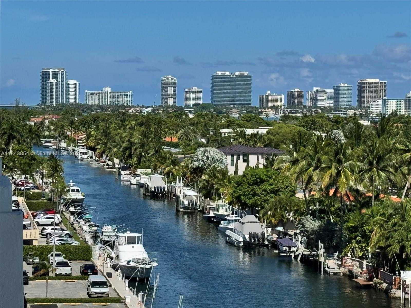 Small Image of 2000 NORTH EAST 135TH ST #807, North Miami Number 36
