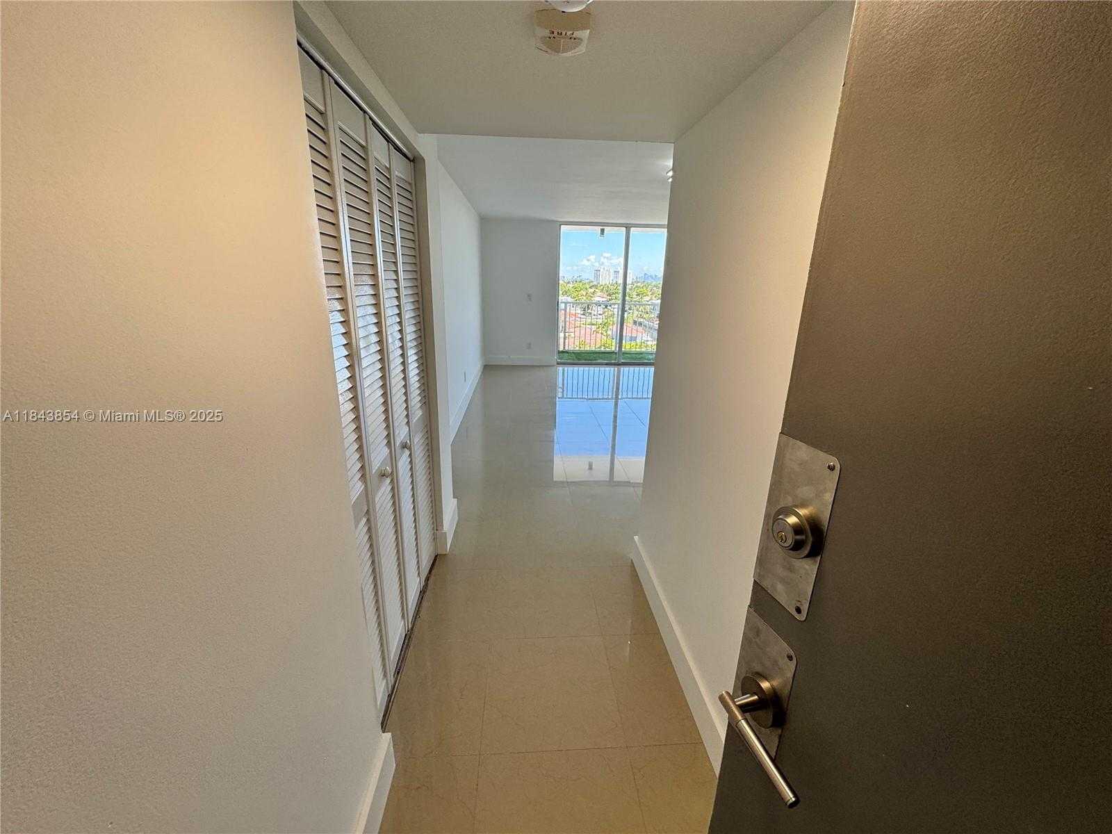 Small Image of 2000 NORTH EAST 135TH ST #807, North Miami Number 4