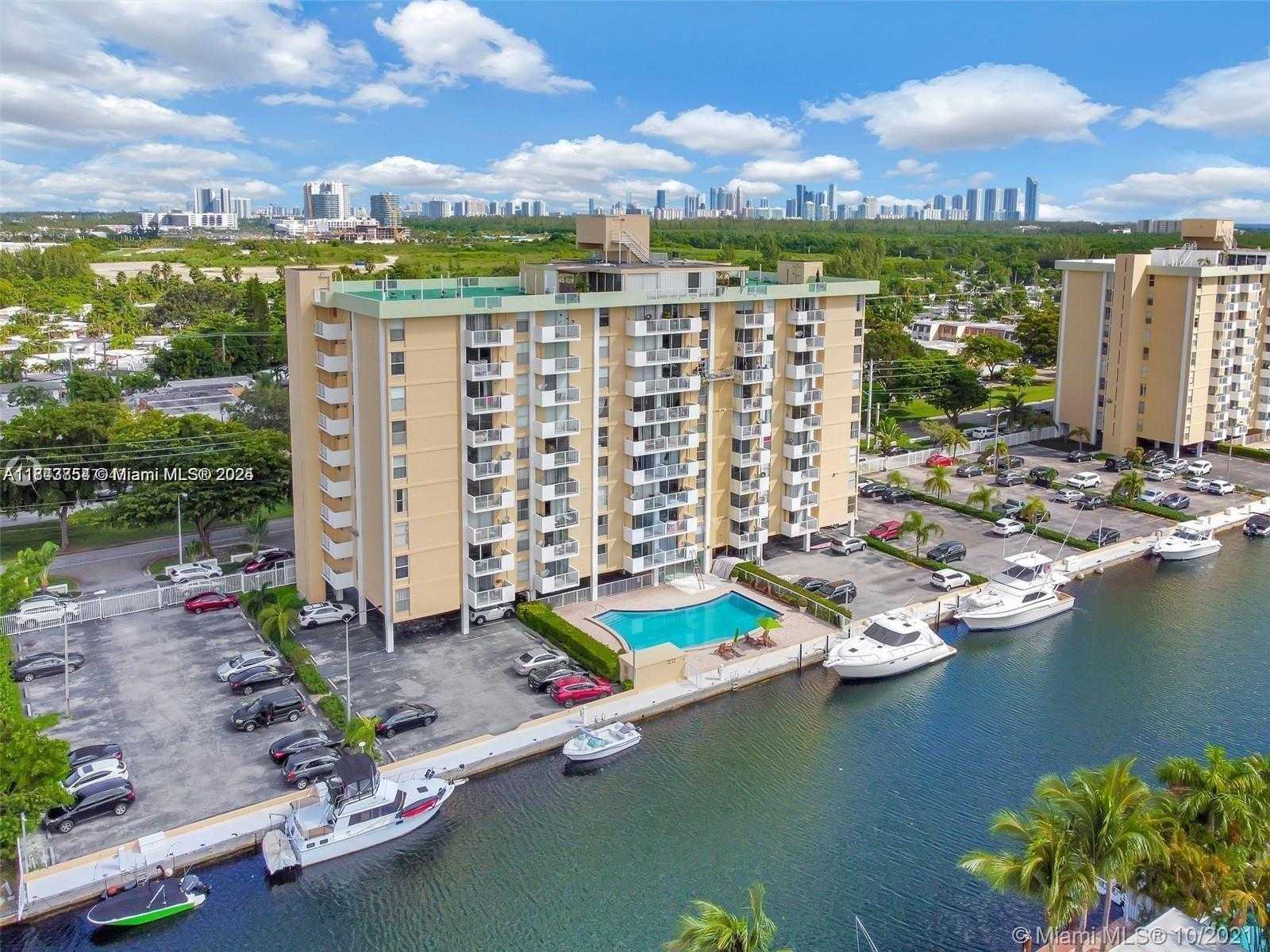 Small Image of 2000 NORTH EAST 135TH ST #807, North Miami Number 43