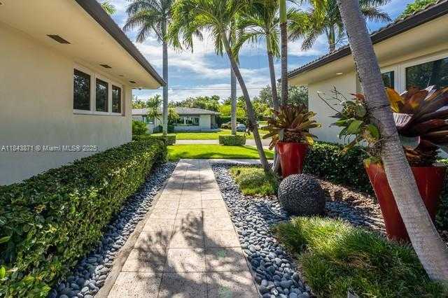 Small Image of 9999 NORTH EAST 13TH AVE, Miami Shores Number 14