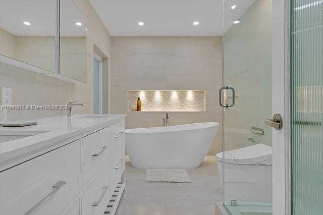 Small Image of 9999 NORTH EAST 13TH AVE, Miami Shores Number 77