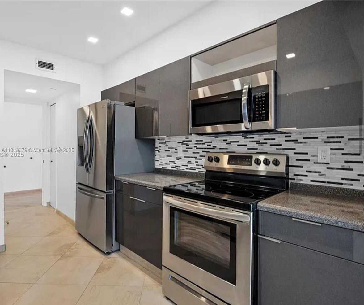Small Image of 19355 TURNBERRY WAY #PHK, Aventura Number 10