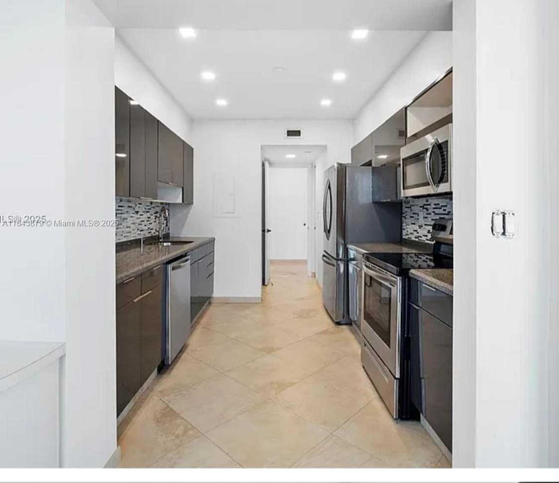 Small Image of 19355 TURNBERRY WAY #PHK, Aventura Number 11