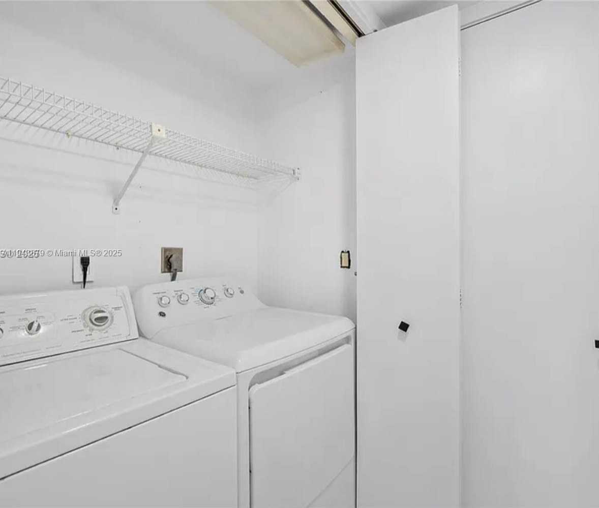Small Image of 19355 TURNBERRY WAY #PHK, Aventura Number 16