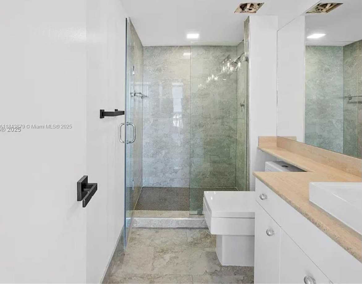 Small Image of 19355 TURNBERRY WAY #PHK, Aventura Number 17