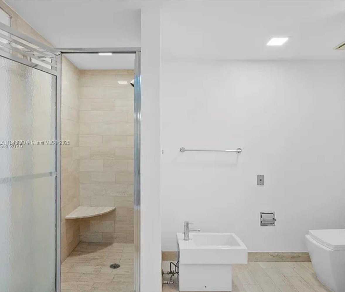 Small Image of 19355 TURNBERRY WAY #PHK, Aventura Number 20