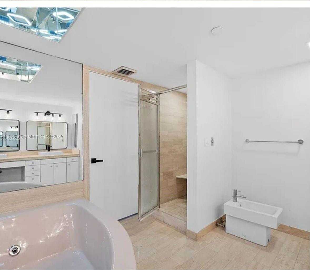 Small Image of 19355 TURNBERRY WAY #PHK, Aventura Number 22