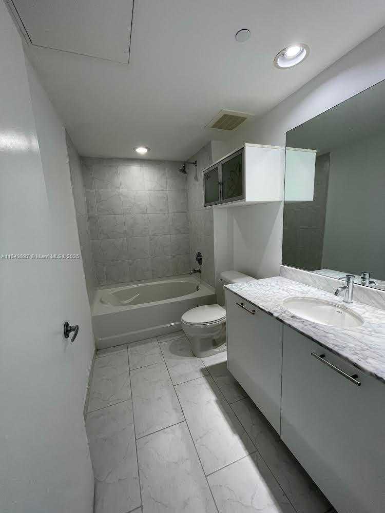 Small Image of 951 BRICKELL AVE #2803, Miami Number 10