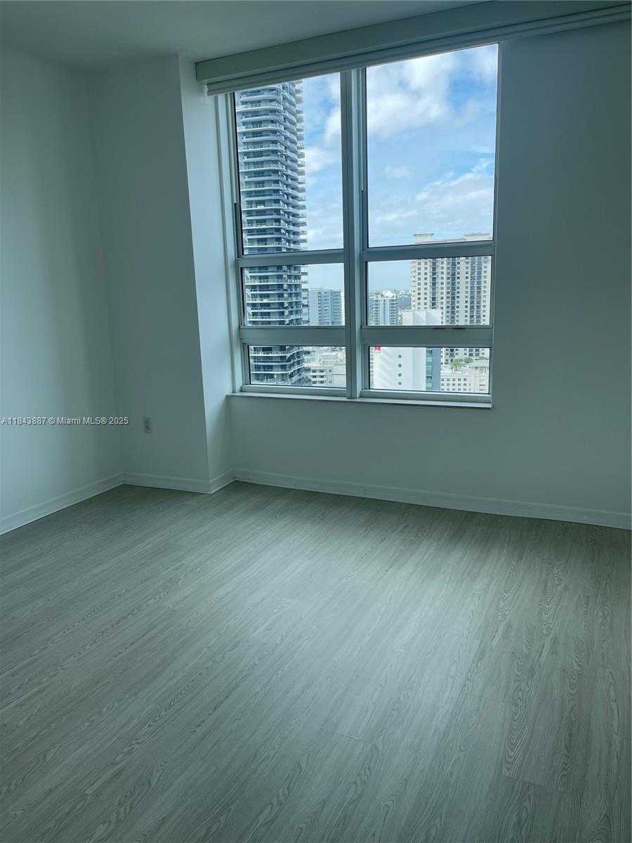 Small Image of 951 BRICKELL AVE #2803, Miami Number 14