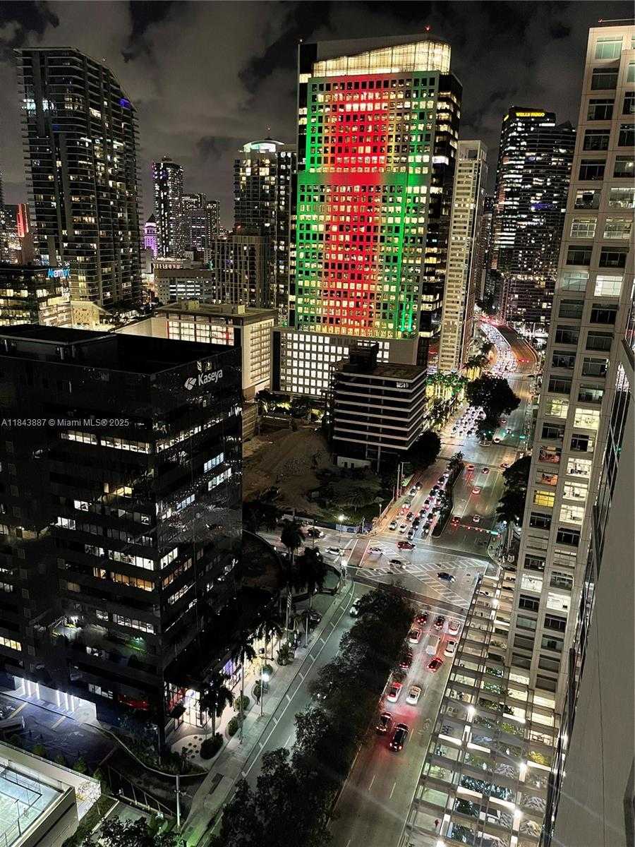 Small Image of 951 BRICKELL AVE #2803, Miami Number 3