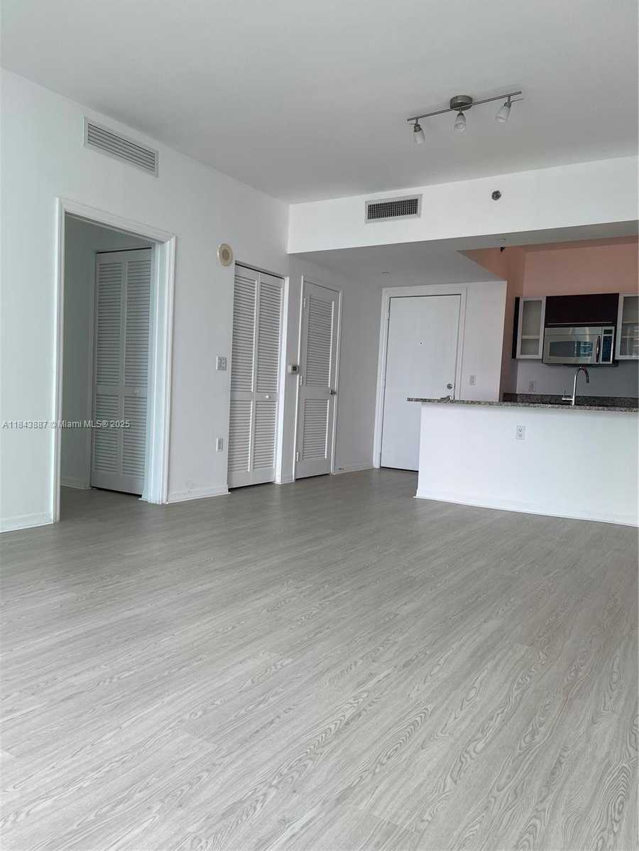 Small Image of 951 BRICKELL AVE #2803, Miami Number 7
