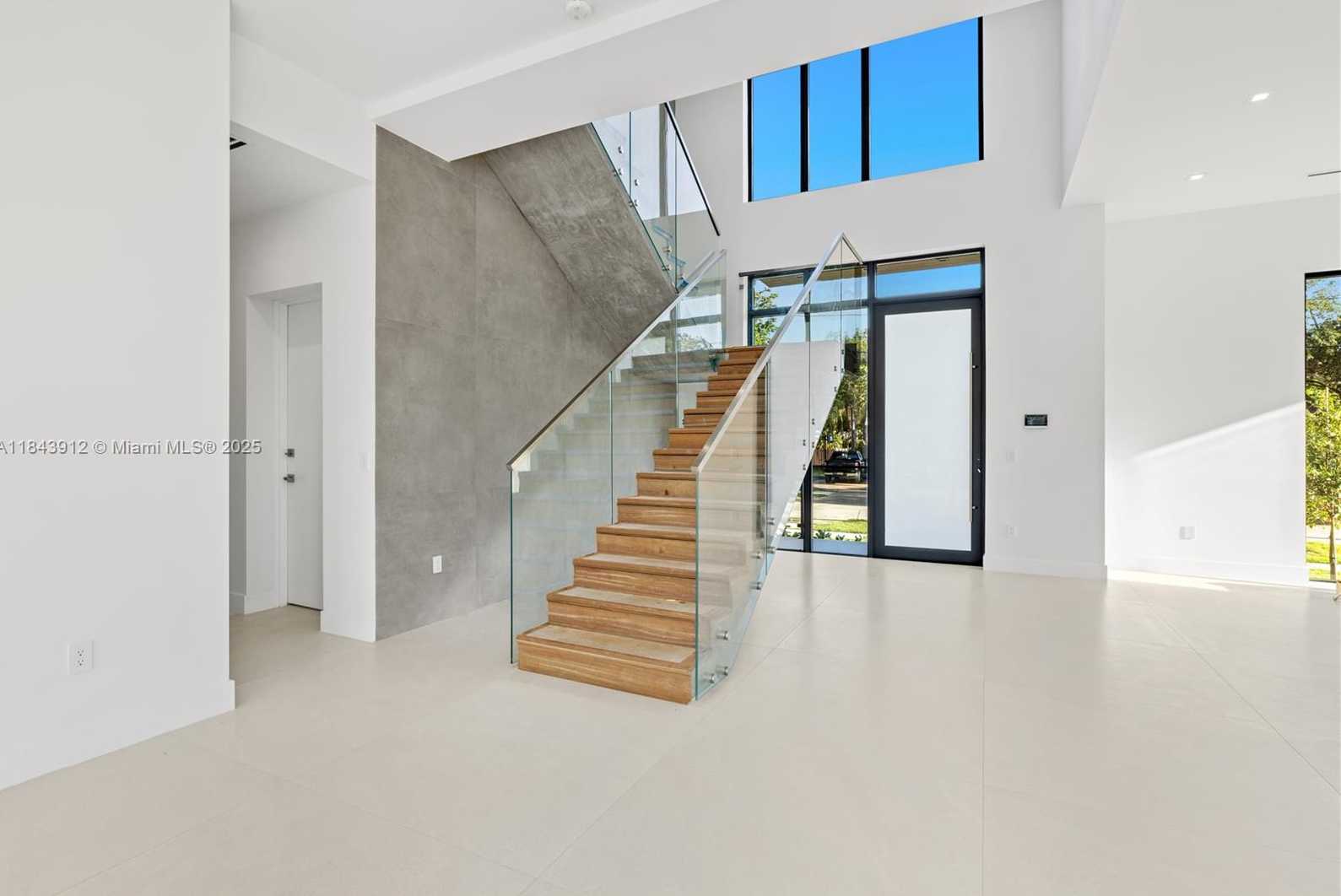 Small Image of 2050 SOUTH HIBISCUS DR, North Miami Number 5